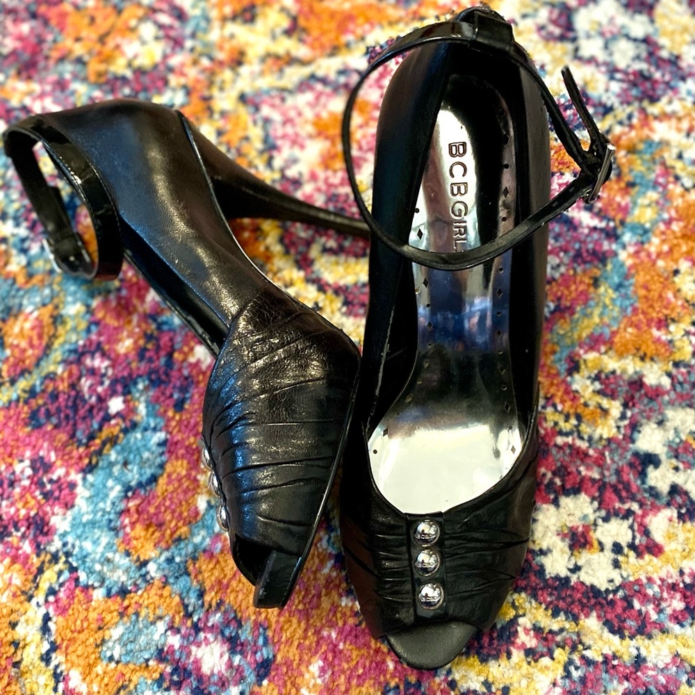 BCBGirls Exus black leather peep-toe pumps w/ adjustable ankle strap -8&1/2 BCBG